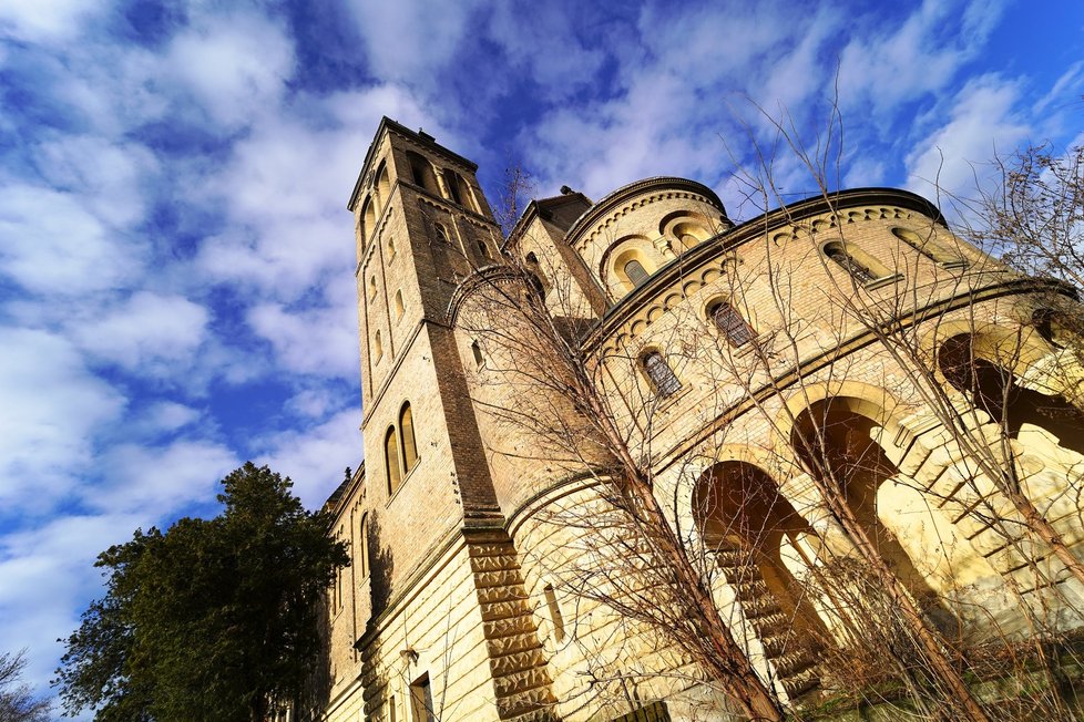 Bývalý klášter sv. Gabriela, který stojí na pražském Smíchově.