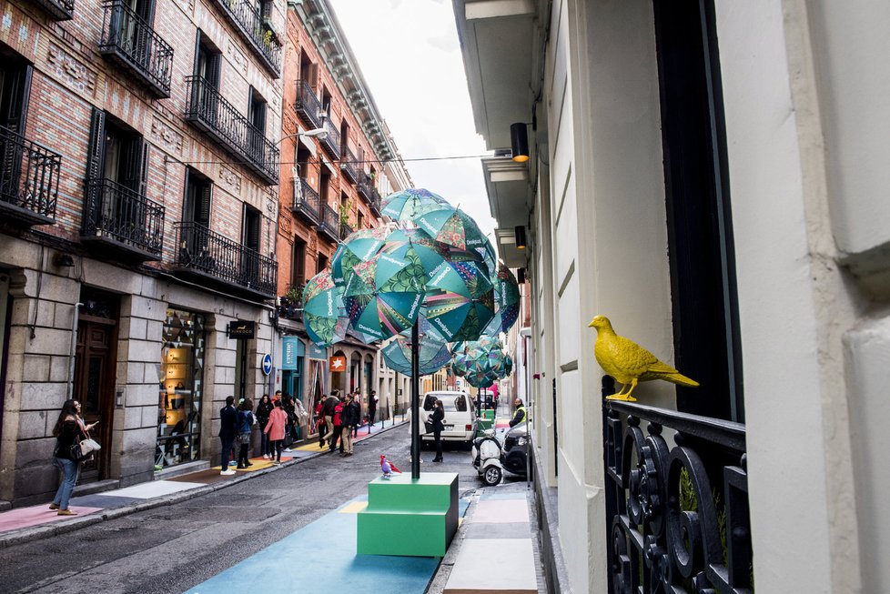 Madridská ulice se proměnila v přehlídkové molo