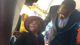 Jedna z nejstarších voliček vůbec, 106letá Haiťanka se jasně vyslovila pro Clintonovou.