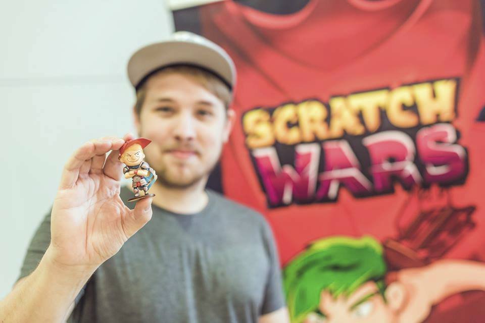 Jirka Král a jeho figurka Scratch Wars