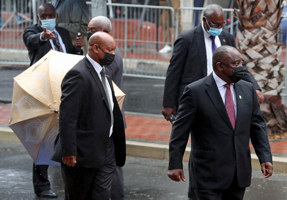 Prezident JAR Cyril Ramaphosa na pohřbu Desmonda Tutua.