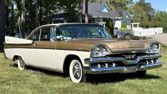 DeSoto Firesweep převzal podvozek s rozvorem 3099 mm od vozů Dodge. DeSoto Firesweep převzal podvozek s rozvorem 3099 mm od vozů Dodge.