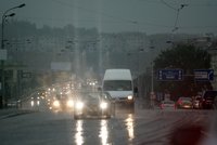 Jižní Moravu zasáhly bouřky: Hocha zachránili z jezera