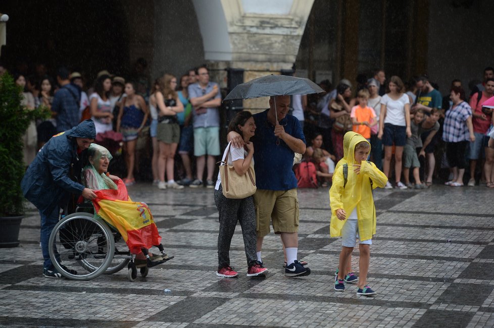 V neděli nezapomeňte deštník. Příjemné teploty ale zůstanou.