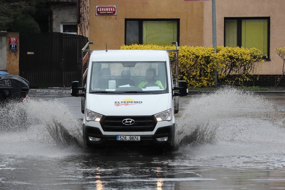 Začátkem dubna se v Česku objevoval déšť i sníh.