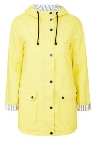 Klasická žlutá pláštěnka, ve které vás nikdo nepřehlédne. Prodává F&F moda, cena: 899 Kč