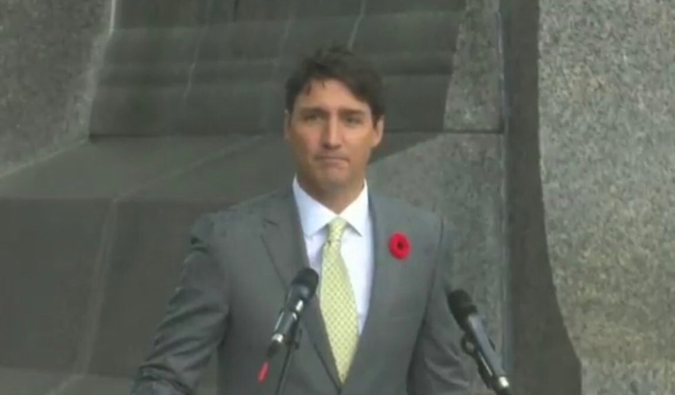 Kanadský premiér Justin Trudeua ukázal, že není z cukru.