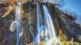 Jeden z nejznámějších vodopádů v Íránu, vodopád Bišeh v pohoří Zagros, má výšku 48 m