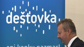 Ministr Brabec: Za první den nové Dešťovky lidé požádali o 20 milionů korun. K dispozici je 10x tolik