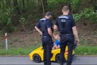 Malí rošťáci si vyjeli v lamborghini na dálnici u Brna! Policistům se chlubili, co mají pod kapotou