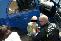 Matka nechala děti v rozpáleném autě (50°C): Vyvázne pouze s pokutou!