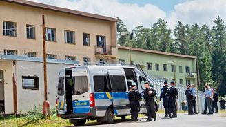 Česká policie loni zadržela kvůli nelegálnímu pobytu přes 8500 cizinců