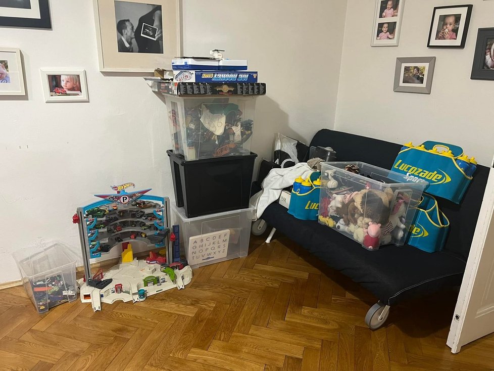 Lukas (9), Mia (5) a Zoe (3) se rozhodli prodat svoje hračky a za vydělané peníze pomoci ukrajinským uprchlíkům