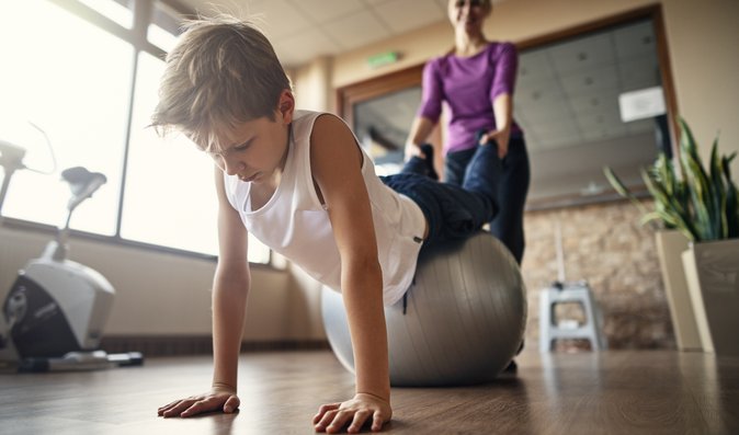 Děti a karanténa: Tipy na domácí tělocvičnu, která zajistí dostatek pohybu