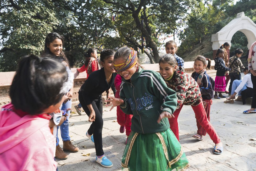 Děti v Nepálu často končí na ulici, dětský domov jim může zachránit život.