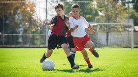 Jako Ronaldo nebo Messi: Děti ve Lhotce poznají, co umí fotbalový míč