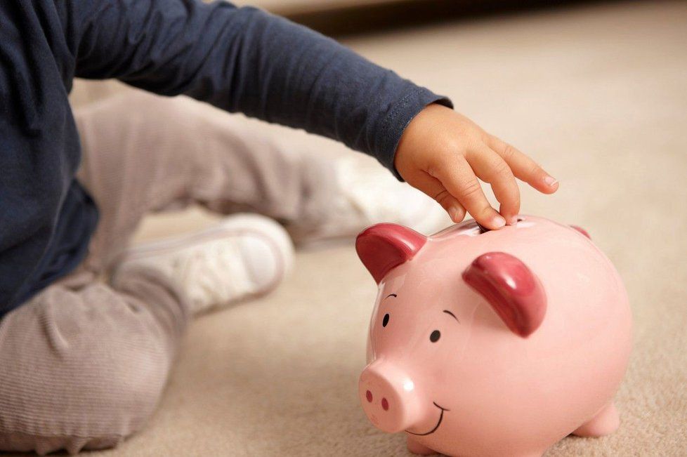Jak vysvětlit dětem, odkud se berou peníze a kolik co stojí?
