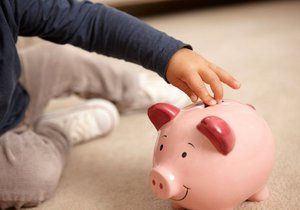 Jak naučit děti zacházet s penězi? Lekce první: Pořízení pokladničky.