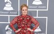 Načančaná Adele přebírá ceny Grammy.