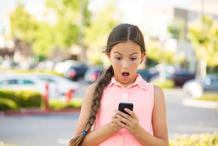 4 tipy, co naučit děti, než je pustíte na internet a facebook