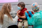 Očkování malých dětí proti covidu (ilustrační foto)