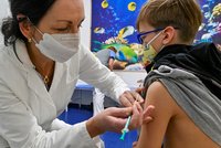 Očkování malých dětí: Rozvoz vakcín k pediatrům odstartoval, ne všichni ale měli zájem