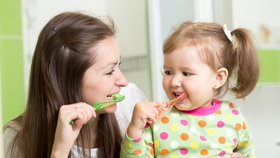 Hlavně děti zubařem nestrašte. A  z čištění zubů udělejte sice povinnost, ale zábavnou