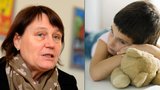 Adama (11) bil otčím, potřeboval radu. Slíbený dětský ombudsman ale chybí