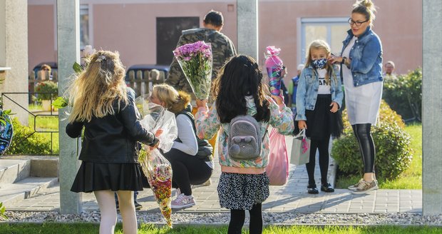 23 žáků s covidem v Rokycanech? Antigenní testy vyvolaly rozruch, PCR obavy nepotvrdily