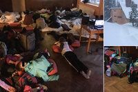 Sníh uvěznil české školáky na lyžařském výcviku. Nedostanou se z hotelu