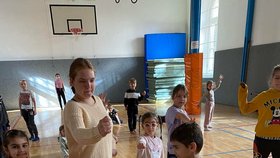 Dobrovolníci každou neděli berou děti z Ukrajiny na výlety, vymýšlejí jim program, aby se se jim vrátil do tváří smích.