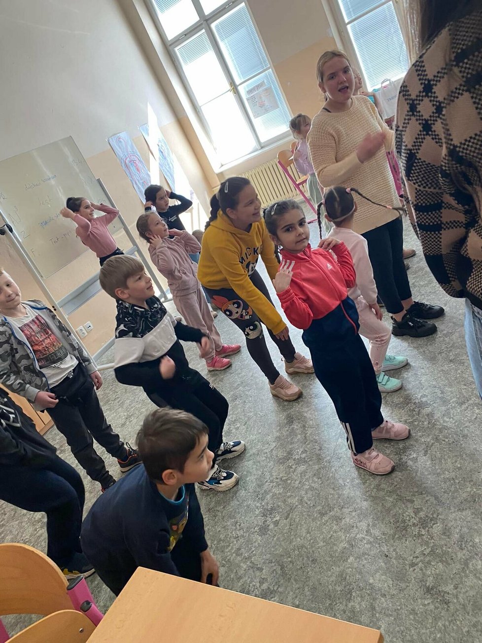 Dobrovolníci každou neděli berou děti z Ukrajiny na výlety, vymýšlejí jim program, aby se se jim vrátil to tváří smích