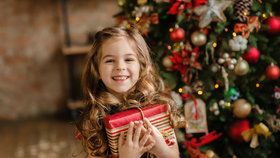 Z pohodlí domova si můžete přečíst tisíce vánočních přání dětí z dětských domovů. Stejně snadno lze vybrané přání splnit…