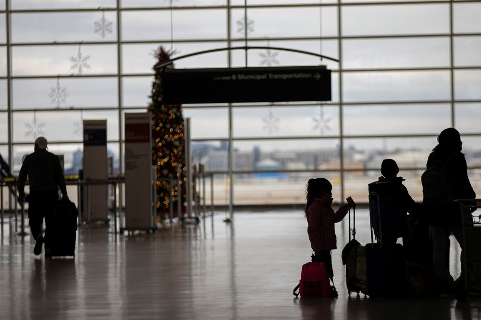 Ani o Vánocích se letiště příliš nezaplnila. Snímky z Detroitu (24.12.2020).