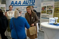 AURES Holdings letos půjčil na dvě desítky aut na pomoc neziskovým organizacím