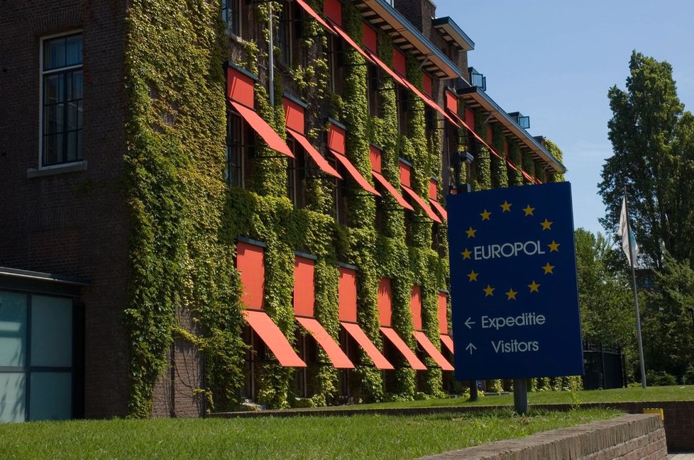 Europol je evropská agentura pro boj s organizovaným zločinem.