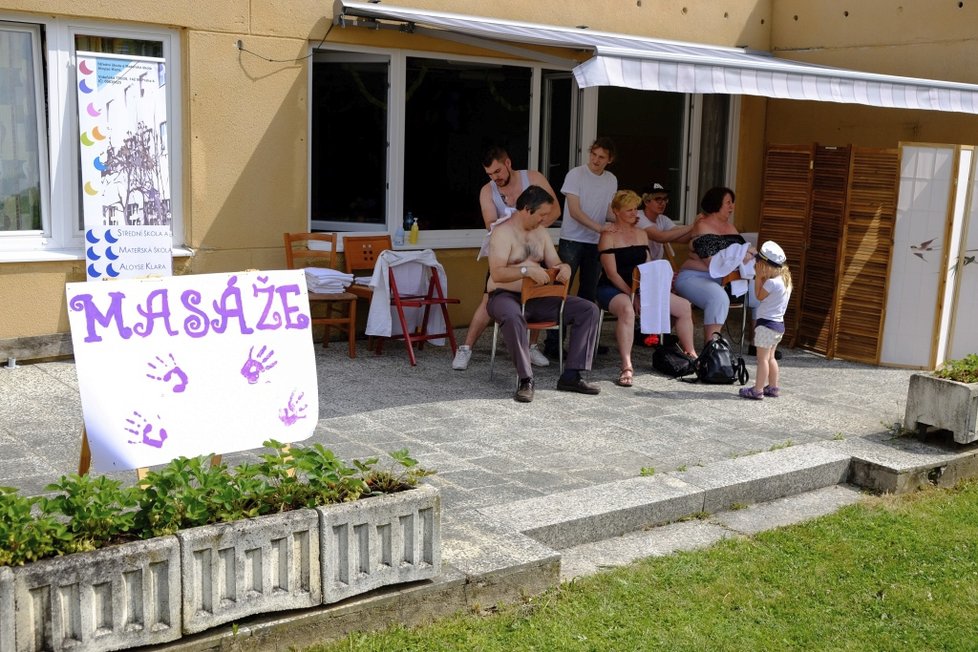 V Krči se objevilo nové dětské hřiště, má i komunitní zahrádku.