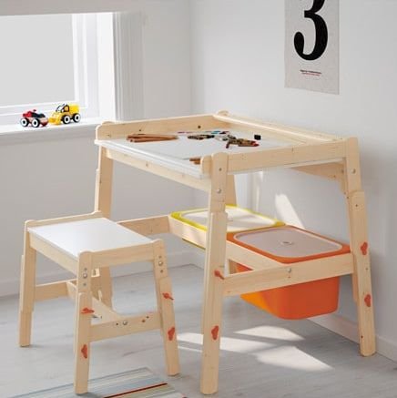 Stůl FLISAT − 3 nastavitelné výšky, naklápěcí deska, ikea.com, 1990 Kč