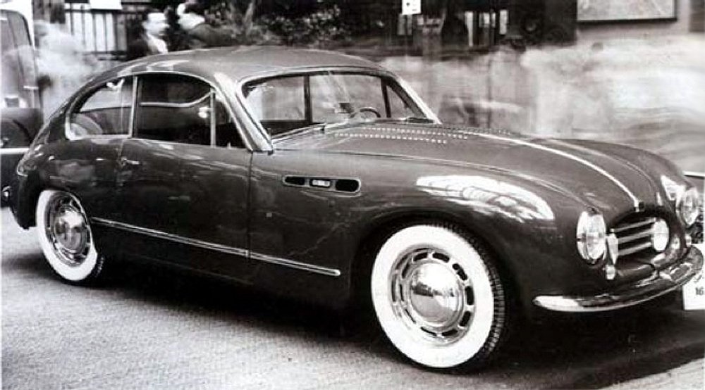 Karoserii kupé DB8 ročníku 1949 zhotovila belgická karosárna Antem.