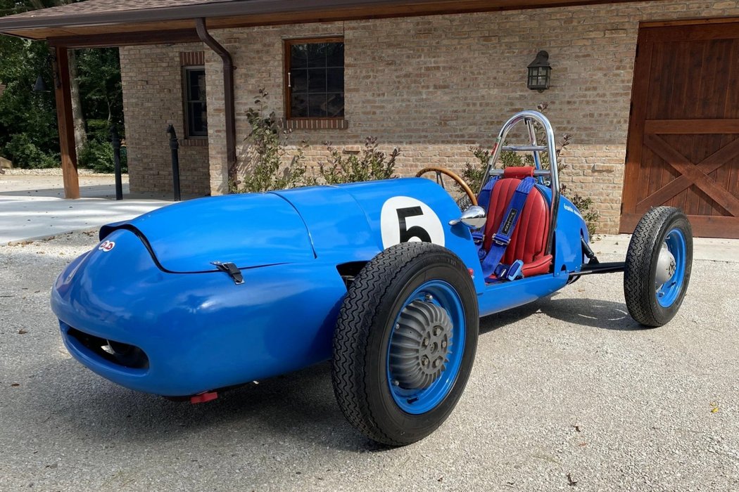 Monopost Racer 500 nahradil v roce 1954 větší Monomill s motorem 0,75 litru pro francouzskou juniorskou formuli.