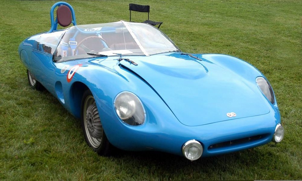 Kupé Coach nahradil v roce 1959 roadster Le Mans, který se pod značkou DB vyráběl do roku 1962 a pak v továrně René Bonnet až do roku 1964.