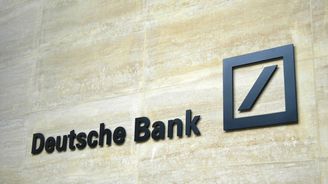 Deutsche Bank dramaticky klesl zisk, firma plánuje propouštění