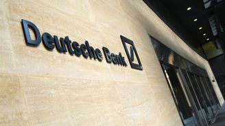 Čtvrtletní zisk Deutsche Bank prudce klesl, překonal však odhady 