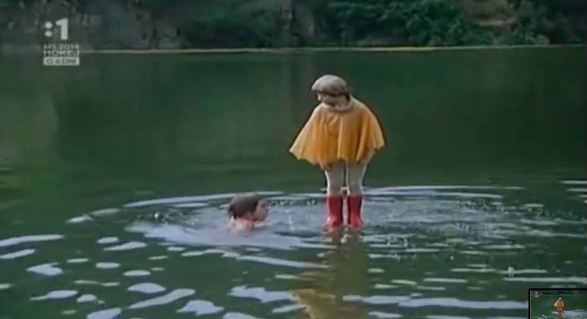 Landl doplaval k neznámé dívce. Ta umí nejen chodit po vodě, ale i levitovat.