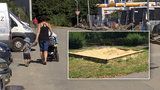 Petice za hezčí okolí: Chceme park a dětské hřiště, říkají lidé z Devonské ulice
