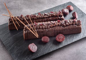 Červené řepy ve sladkém jídle se nemusíte bát. Vznikl z ní i tento luxusní čokoládový dezert.