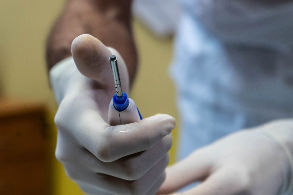 Podkožní senzory zásadním způsobem zlepšují život pacientů s diabetem prvního typu.