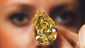 Tohle je diamant, který se vydražil za 207 milionů korun. Praha vystaví jeho mladšího 15karátového bráchu.