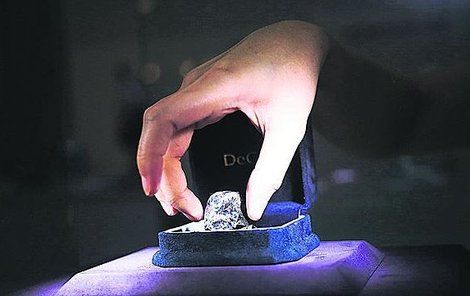 Diamant v hodnotě 42 milionů korun je pryč.