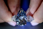 Vzácný modrý diamant, který se prodal za více než miliardu (7.11.2023)